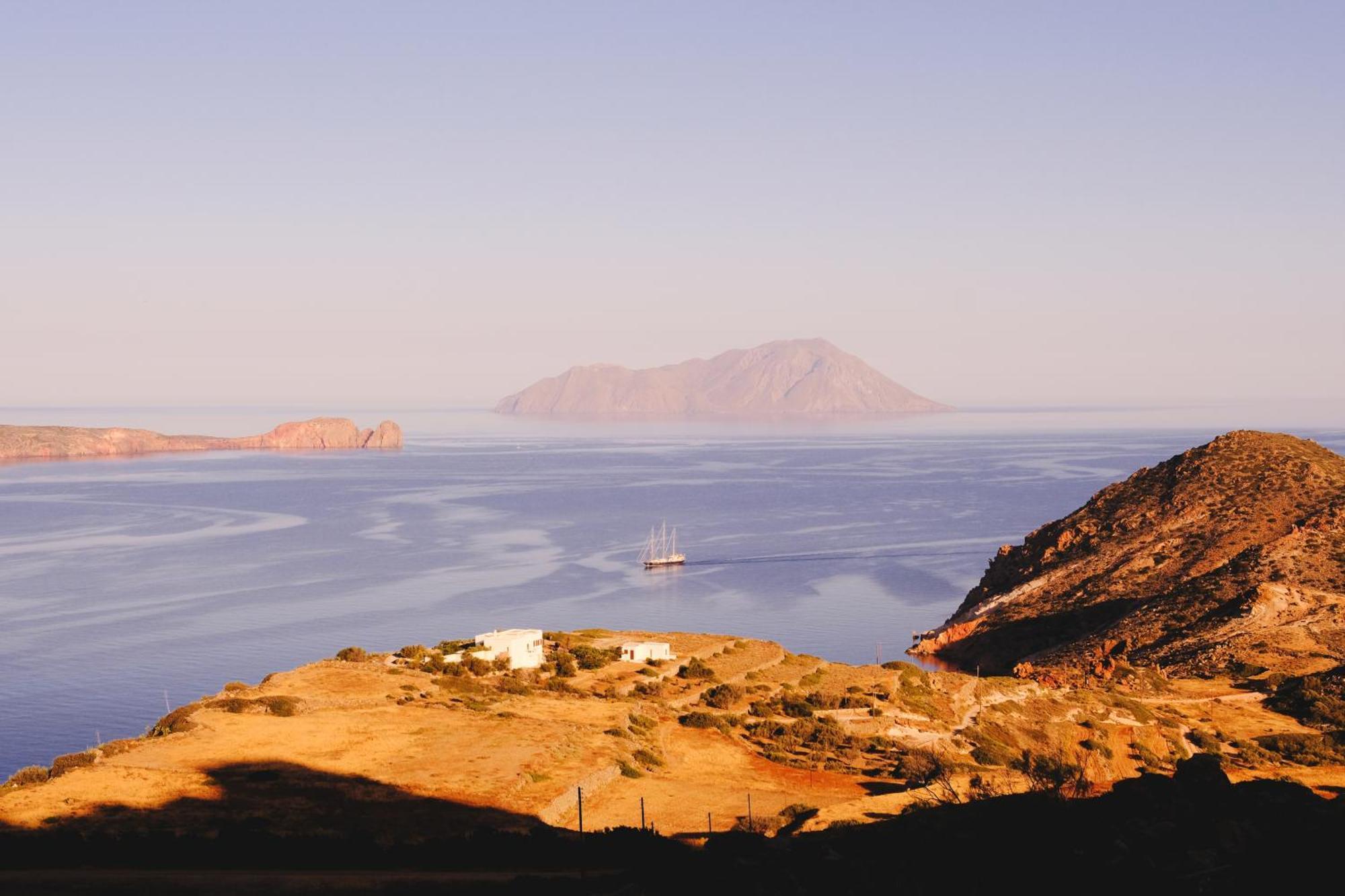 Odyssey Rock Milos Sunset Suites Plaka  Zewnętrze zdjęcie