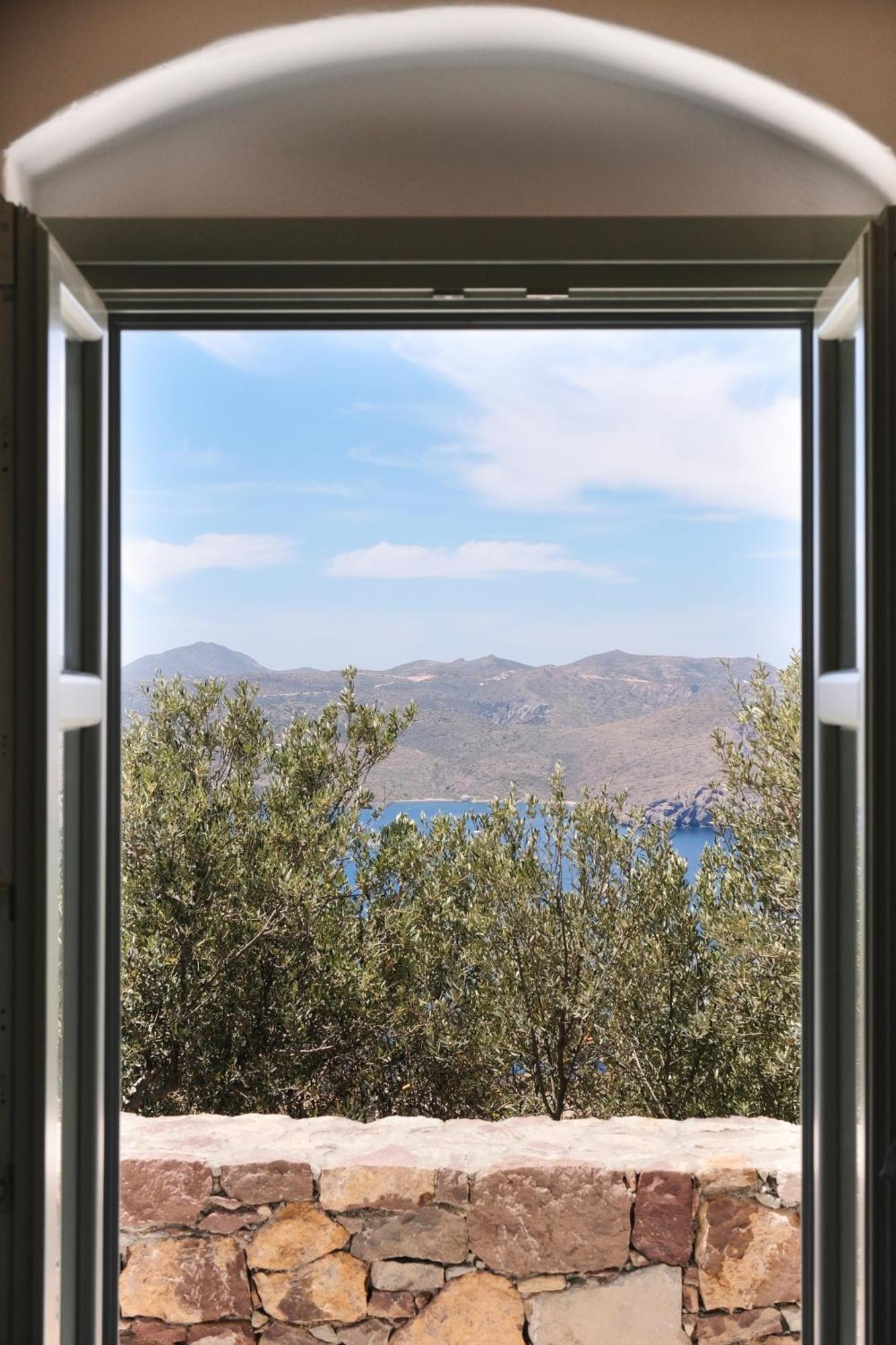 Odyssey Rock Milos Sunset Suites Plaka  Zewnętrze zdjęcie