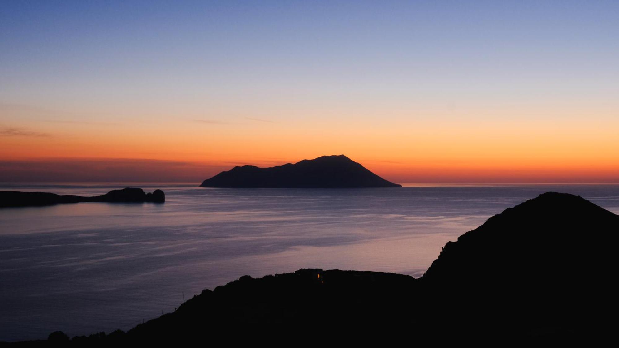 Odyssey Rock Milos Sunset Suites Plaka  Zewnętrze zdjęcie